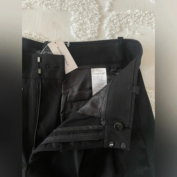 Banana Republic Wide-Leg Flannel Trouser - Picture 4 of 9